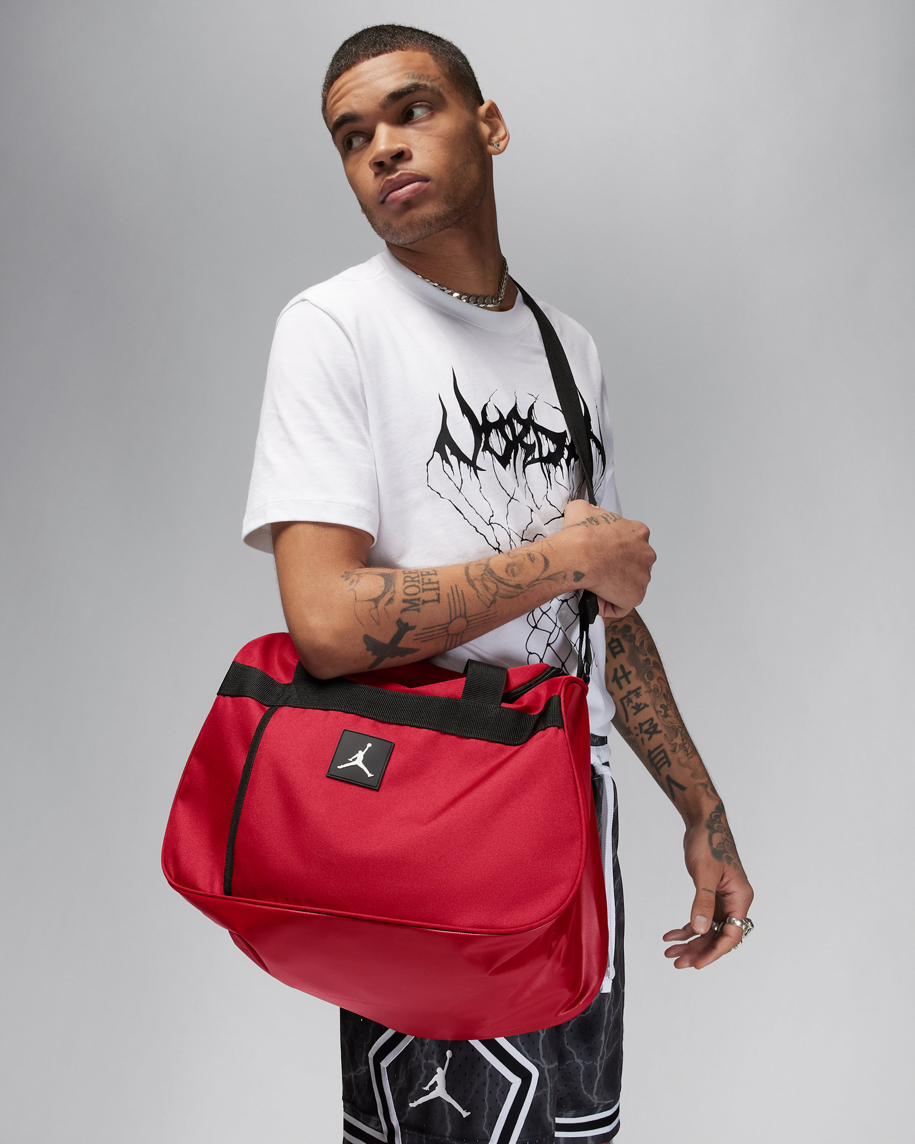 Jordan Essentials Duffel Bag (30L). Nike.com